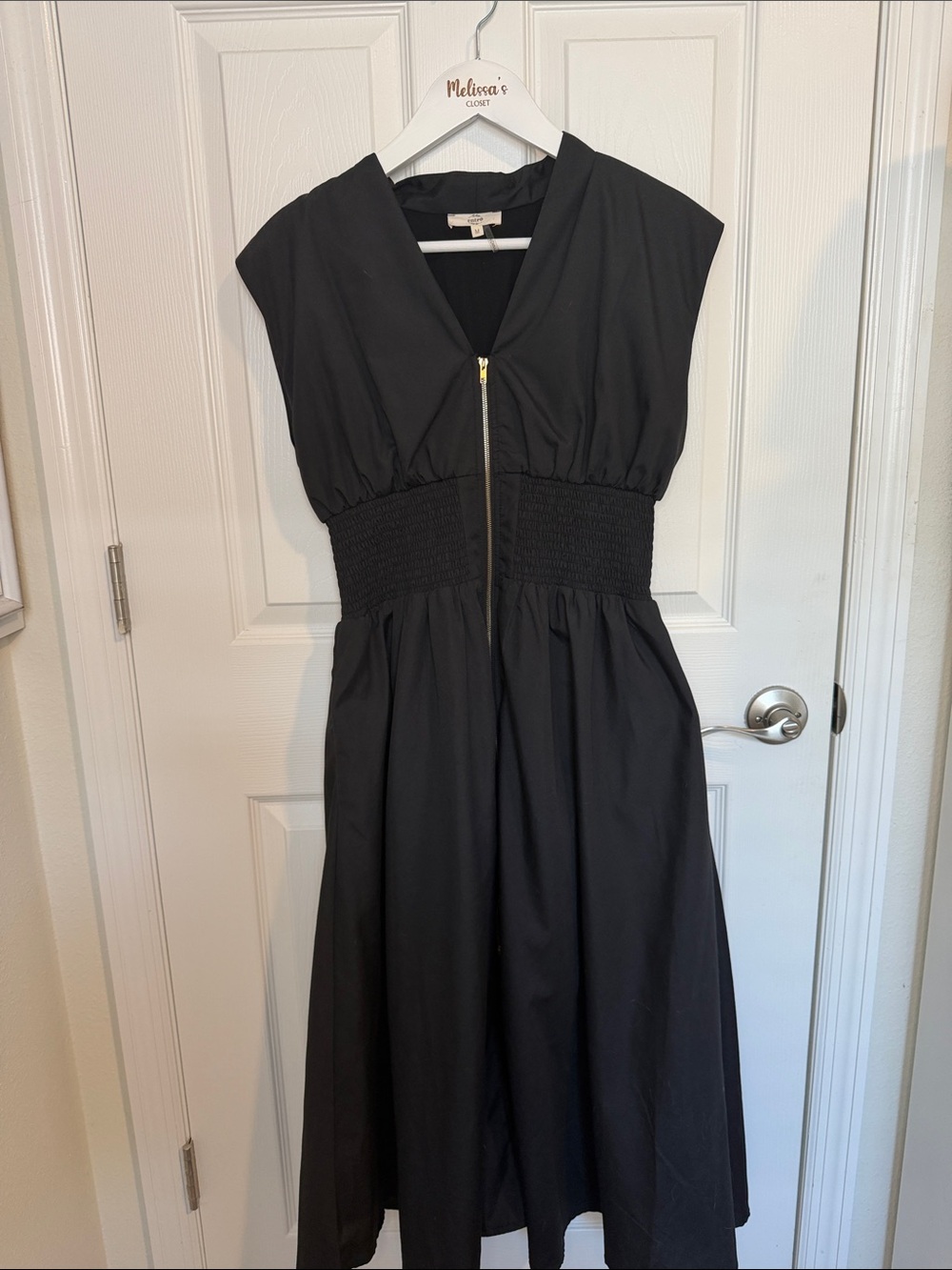 Entro Let It Be Easy Black Zip Front Smocked Midi Dress Medium 2 pockets
